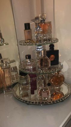 Profumo Victoria Secret, Koleksi Parfum, Perfume Display, Perfume Organization, Perfume Collection Fragrance, Makijaż Smokey Eye, Perfume Scents, Perfume Lover, Room Makeover Inspiration