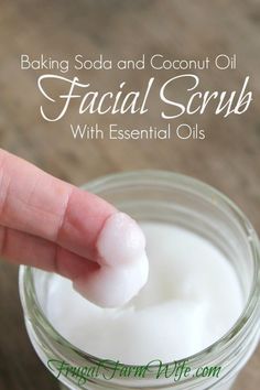 1/3 cup baking soda, 2 Tablespoons coconut oil, 5-10 drops of Frankincense oil (optional), 5 drops of tea tree oil (optional) Directions: Mix all ingredients together and store in an airtight container. To use: Using small circular motions, gently rub a teaspoon or two into you skin. Rinse with warm water, and dry. Baking Soda Face Wash, Coconut Oil Facial, Baking Soda Shampoo Recipe, Obličejové Masky, Health Coconut Oil, Baking Soda Face, Coconut Oil Uses, Facial Scrub, Baking Soda Uses