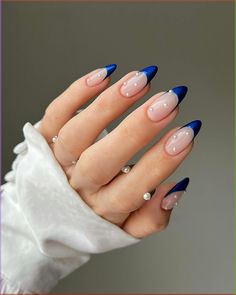 Blue nails are having a moment in 2024 - here are the best blue nail manicures to screenshot now, from sapphire to navy. Read more on Grazia. Sapphire Nails, Paznokcie Hello Kitty, Blue Christmas Nails, Kutek Disney, Nail Art Gel, Nagel Tips, Girly Acrylic Nails, Makijaż Smokey Eye