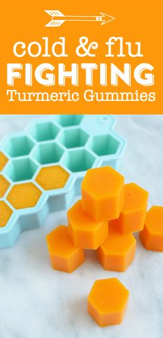 These healing DIY turmeric gummies will fight cold, flu and inflammation! Turmeric Gummies, Cooking With Turmeric, Detox Kur, Turmeric Tea, Mango Coconut, Diy Remedies, Natural Therapy