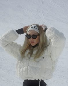 @sheamarie St Moritz Aesthetic, Social Outfits, Shea Marie, Apres Ski Outfits, Winter Aesthetics, Colorado Trip, Ski Girl