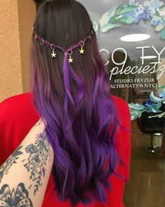 Purple Hair Tips, Purple Highlights Blonde Hair, Pink Hair Streaks, Purple Hair Highlights, Hair Dye Tips, Perfect Blonde Hair, Hair Color Options