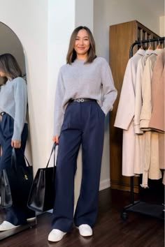 Work Outfit Trousers, Work Outfits Women Blue Pants, Blue Pants Office Outfit, Blue Business Pants Outfit, Classical Outfits For Women, Blue Pantalon Outfit, Blue Pants Outfit Winter, How To Style Blue Pants, Blue Work Pants Outfit