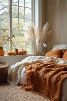 Cozy fall-themed bedroom with a woven wall hanging above the bed. Autumn Soft Aesthetic, Autumn Blanket, Fall Bedroom Ideas, Fall Bedroom Decor, Warm Bedroom, Cozy Fall Bedroom, Fall Months, Autumn Inspired, Fall Decor Ideas