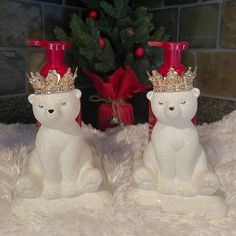 Brand New Bbw Royal Polar Bear Foaming Soap Holders Set Of Two | Nwt White Glitter Bear & Rhinestone Gold Crown | So Cute!! See All Pics For Details Foaming Soap Not Included In Sale ***See Additional Listing Of Matching Bbw Royal Polar Bear 3-Wick Candle Holder***Absolutely Adorable & A Must Have For Your Bbw Collection*** Fast Shipping Experienced Seller & Shipper Will Pack With Lots Of Care Thanks For Shopping Vintagegirl2020 Mermaid Soap, Bear Ceramic, Holiday Soap, Skull Light, Foaming Soap, Cactus Blossoms, Glitter Crown, Almond Blossom, Foam Soap