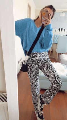 Posh Clothing, Zebra Pant, Capsule Wardrobe Women, Outfits Casuales, Zebra Print, Colorful Fashion, Daily Outfits, Beautiful Outfits, Fashion Pants