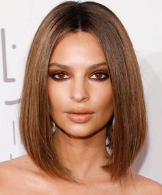 Emily Ratajkowski Emily Ratajkowski Hair, Center Part Hairstyles, 2020 Hair Trends, Cheap Human Hair Wigs, Hair Cuts With Layers, Thick Hair Cuts, Haircuts For Medium Length Hair, Long Human Hair Wigs