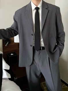 Modern Work Outfits Men, Formal Outfits Aesthetic Men, Men Formal Winter Outfit, Casual Suit Men Outfits, Law Student Aesthetic Outfit Men, Men’s Tuxedo Style, Aesthetic Suits Men, Rich Man Style, Lawyer Outfit Men