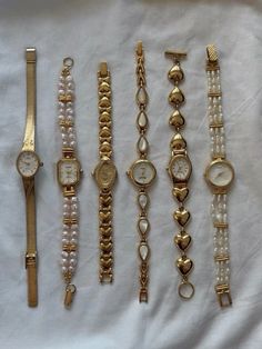 Xoxo Jewelry, Vintage Gold Watch, Dope Jewelry Accessories, Vintage Watches Women, Jewelry Accessories Ideas, Dope Jewelry, Jewelry Fashion Trends, Classy Jewelry, Jewelry Essentials