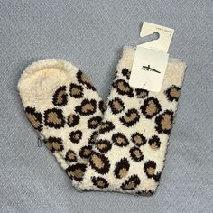 Nwt Aerie Fuzzy Crew Socks Cream, Black And Brown Color Leopard Print Crew Length Soft And Cozy Polyester/Elastane Blend One Size New With Tags Soft Cream Casual Socks, Casual Warm Cream Socks, White Soft Knit Casual Socks, American Eagle Socks, American Eagle Aerie, Mesh Socks, Women Crew Socks, Fuzzy Socks, Cozy Gift