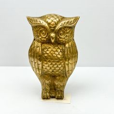 Large Brass Owl Ornament / Statue Measurements: 18cm tall x 10.5cm wide x 7cm deep approx  Please Note: All items are sourced second hand so may show signs of wear and tear. Any significant damage will be noted but please also use image as part of description as they will show any flaws the item might have. If you have any questions at all please feel free to message me. Postage: ** Includes cost of packaging and time to wrap it up to ensure your parcel arrives safely. ** Includes insurance for Owl Ornament, Australia Post, 7th Birthday, Second Hand, Etsy Accessories, Figurines, Accessory Gift, Gift Card, Electronic Accessories