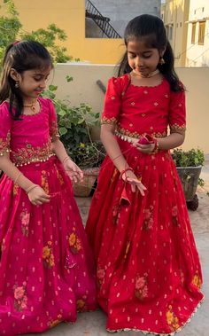 Kids Blouse Designs Indian, Traditional Dresses For Kids Girl, Pattu Pavadai Designs For Kids, Kids Langa Blouse Designs Latest, Kids Blouse Designs For Lehanga, Pattu Frocks For Kids, Kids Pattu Pavadai Designs Latest, Kids Pattu Langa Designs