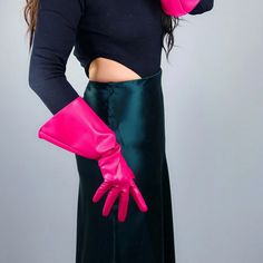 43557955141812 Fashion Stage, Pink Fushia, Photo Halloween, Pink Gloves, Clive Christian, Viktor & Rolf, Vegan Fashion, Fashion Costume