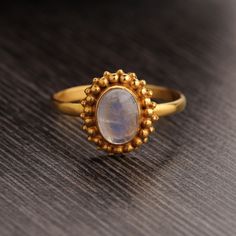 Stones: 6X8mm Oval Metal: Gold Plated (solid Silver) Gemstone - Rainbow Moonstone  Ring Weight - 2.6 gm. Gold Moonstone Ring, June Birthstone Ring, Ring Moonstone, Ringe Gold, Rainbow Moonstone Ring, June Birthstone, Boho Ring, Ring Dainty, Moonstone Ring