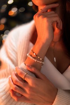 Christmas Jewellery Photoshoot, Christmas Jewelry Photography Ideas, Cozy Jewelry, Holiday Jewelry Campaign, Christmas Editorial