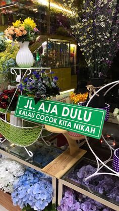 there is a sign that says i'll aja dulu kaua cook kita nikah