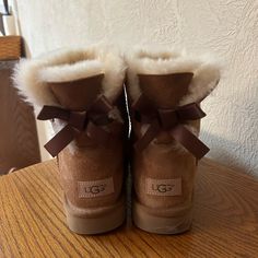 Size 9: Worn Twice Bailey Bow Mini Uggs, Ribbon Uggs, Bailey Uggs, Uggs Mini, Ugh Boots, Ugg Shoes Women, Ugg Bailey, Fluffy Boots, Uggs With Bows