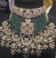 Jewellery Shops, Kundan Jewellery Bridal, Indian Bridal Jewelry Sets, Bridal Jewellery Design, Antique Bridal Jewelry, Indian Jewellery Design Earrings, Bridal Fashion Jewelry, Wedding Jewellery Collection, Indian Jewelry Sets