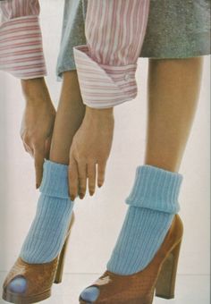 Oh, the socks and platforms look; I miss this.  Vogue UK February 1973 70s Mode, Mode Editorials, Paris Mode, Moda Chic, Vogue Uk, Socks And Heels, Elle Magazine, Look Vintage