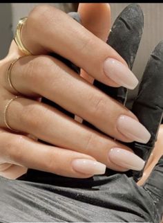 Ongles Beiges, Engagement Nails, Casual Nails, Classy Acrylic Nails, Ballerina Nails, Neutral Nails, Nature Tattoos, Classy Nails, Chic Nails