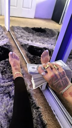 #follow #bank #money #bag #hardworkpaysoff Money Vision Board, Mo Money, Pretty Tattoos For Women, Money Pictures, Rich Girl Lifestyle, Money On My Mind, Luxury Lifestyle Dreams, Girly Accessories, Future Lifestyle