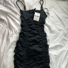 Never Been Worn, This Dress Is In Great Condition. Perfect For A Night Out Or A Party Backless Sequin Dress, Green Halter Dress, Velvet Skater Dress, Pink Velvet Dress, Little Black Cocktail Dress, Summer Flower Dress, Black Ruched Dress, Simple Black Dress, Contemporary Dresses