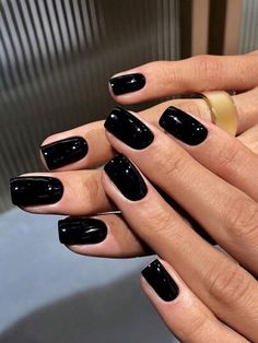 Black Nails Short, Nude Nail Designs, Black Nail Polish, Black Nail, Dark Nails, Girls Nails, Square Nails, Black Nails