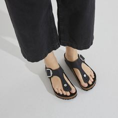 Birkenstock Styles, Black Birkenstock, Birkenstock Women, Black Oil, Buckle Sandals, Platform Wedge Sandals, Vegan Shoes, Birkenstock Gizeh, Nubuck Leather