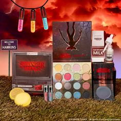 Enter the Upside Down with the complete collection! 🔦 PRODUCT IS NOT AVAILABLE TO SHIP TO MAINLAND CHINA, TAIWAN, HONG KONG SAR, AND MACAO SAR. FOR A FULL LIST, SEE OUR FAQ. Stranger Things Collection, Chrome Liquid, Glow Drops, High Pigment Eyeshadow, Glitter Rosa, Star Wars Shop, Soften Lips, Pigment Eyeshadow, Liquid Highlighter