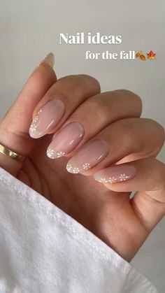 Minimal Nails, Girls Nails, Nail Arts, Flower Nails, Nude Nails, Trendy Nails