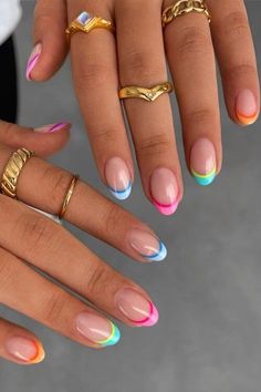 Nail Inspiration For Holiday, Short Acrylic Summer Nails Designs, Summer Beach Nails Short, Summer Gel Polish Nails Ideas, Summer Gel Mani, Very Short Nails Summer, Cute Beach Nail Ideas, Nail Inspo On Natural Nails, Natural Beach Nails