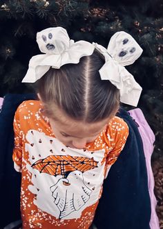 Wacky Halloween Hair, Ghost Space Buns Hair, October Hairstyles For Kids, Halloween Bun Hairstyles, Kid Halloween Hairstyles, Crazy Dress Day At School, Cute Hairstyles For Kindergarten, Cute Kindergarten Hairstyles, Pumpkin Buns Hair