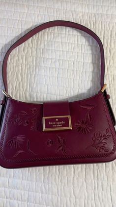 reegan botanical katespade bag fall autumn cherryred red darkred katespade aesthetic bag purse coquette jazz Kate Spade Reegan Botanical, Fall Bags Aesthetic, Handbag Aesthetic Vintage, Kate Spade Cherry Bag, Outfits With Burgundy Purse, Crisp Aesthetic, Decorated Purse Aesthetic, Aesthetic Crossbody Bag, Feminine Purse