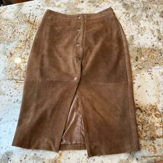 Goosecraft Gallery 230 100% Suede Leather Button Front Skirt Sz Small. Measurements: Waist- 14 Inches Hips: 17/18 Inches Length: 26 Inches Button Front Skirt, Women Skirts Midi, Suede Leather, Midi Skirt, Womens Skirt, The 100, Skirt, Leather, Women Shopping