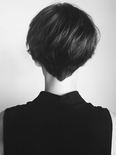 61 moderne Kurzhaarfrisuren für Damen mit Stil - Archzine.net Hair Instagram, Punk Hair, Stylish Haircuts, Very Short Hair, Girl Haircuts, Pixie Hairstyles