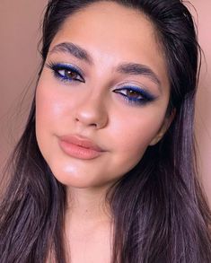 Makeup Ojos, Eye Makeup Pictures, Edgy Makeup, Makeup Eye Looks, Glamour Makeup, Makeup Looks Tutorial, Blue Eyeshadow, Eye Makeup Art