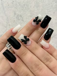 White And Black Square Nails, Black Nail Design Ideas, Cute Nails Black And White, Black Nails With Initial, Black And Leopard Nails, Black And White Nails Simple, Short Black And White Nails, Black And White French Nails, White French Acrylic Nails