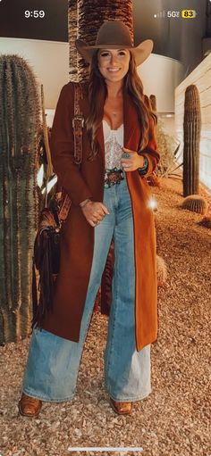 Western Valentines Day Outfit, Winter Rodeo Outfits For Women, Winter Rodeo Outfit, Cowgirl Winter Outfits, Rodeo Outfits Winter, Western Style Outfits Cowgirl Chic, Western Outfits Winter, Western Outfits Women Fall, Winter Western Outfits Women