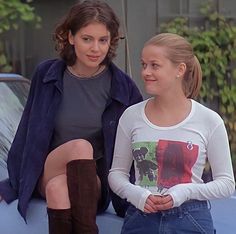 1996 Aesthetic, Fear 1996, Celebrity Style Icons, 90s Inspired Outfits, Chick Flicks, 90s Fashion Outfits, Alyssa Milano, 90s Outfit, 2000s Fashion Outfits