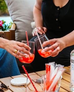 freezies, freezie drink, freezie cocktails, frozen pops, ice pops, slushie, slush, vodka drink, vodka recipe, canada day recipe, canada day drinks, Cocktail Recipe, Ice Cubes, Easy Summer, Cocktail Recipes