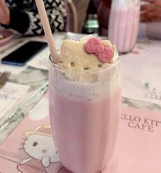 Hello Kitty Drink, Kitty Drink, Hello Kitty And Her Friends, Sanrio Food, Kitty Cafe, Kawaii Cooking, Cute Snacks, Pink Foods