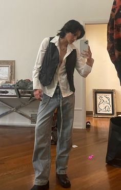 Sasha Calle Masc Vest Outfit, Masc Date Outfits, Chapstick Lesbian Style, Masc Lesbian Style, Masc Lesbian Fashion, Country Future, Mode Queer, Enby Outfits, Masc Girl