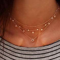 Sky Necklace, Necklaces Ideas, Multi Layer Necklace, Necklace Collection, Layered Chains, Necklace Simple, Simple Gifts, Gold Necklaces