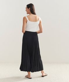 Pleated Skirt Pleated Black Skirt, Elastic Waistband Skirt, Black Pleated Skirt, Jenni Kayne, Cozy Cardigan, Black Skirt, Pleated Skirt, Design Details, The Black