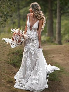 Whether you're envisioning a boho or beach wedding, our tailor-made wedding dresses fulfill your dream of being a stunning bride. With a palette of 4 colors to choose from, and sizes ranging from 0 to 16 for regular sizes and 14W to 26W for plus sizes, we ensure the perfect fit. Custom sizing is also an option, making it a wise choice for the discerning bride. Product Details:Length:Chapel Train;Silhouette:Sheath/Column;Neckline:V-neck;Fabric:Tulle;Straps Sleeves:Sleeveless;Embellishment:Appliqu Wedding Guest Gowns, Formal Wear Dresses, Fall Wedding Guest Dress, Plus Size Formal Dresses, Backless Wedding, Wedding Dress Fabrics, Lace Mermaid, A Wedding Dress, Bride Gowns