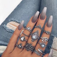 Seriously, gray nails are so underrated!