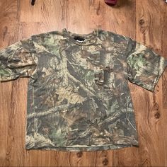 Vintage single stitch camo T-shirt Thrift Finds Clothes, Southern Gothic Fashion, Camo T Shirt, Camo Shirt, Camo Top, Camo Tee, Guys Clothing Styles