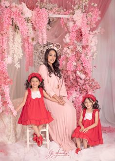 Mothers Day Backdrop Ideas, Mother’s Day Photoshoot Ideas, Backdrop Business, Booth Backdrops, Spring Photos, Mother's Day Photos, Boutique Interior