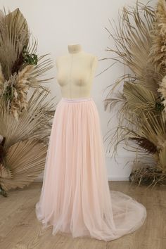 Ready to ship item, no need to waiting for production, can ship today! Description: Item Number #2078 Ombre Bisquit Blush & Peachy Pink tulle skirt Layers: 5 layers Waist size - 26 in (66 cm) Length - 41,3 in (105 cm) Train 40 cm Waistband option - combo Color: 1 layer-Bisquit Blush 2 layer -Bisquit Blush 3 layer-Peachy Pink 4 layer-Peachy Pink 5 layer-Peachy Pink Silk lining- Peach Cloud Waistband - Bisquit Blush Please, keep in mind, measurements, noted in the listing, are of the READY MAD Fitted Pink Tulle Bottoms, Feminine Pleated Tulle Skirt, Feminine Fitted Tulle Skirt, Feminine Tulle Lined Skirt, Feminine Flowy Tulle Skirt, Feminine Lined Tulle Skirt, Feminine Tulle Skirt With Lining, Long Tulle Lined Skirt, Flared Tulle Skirt For Wedding