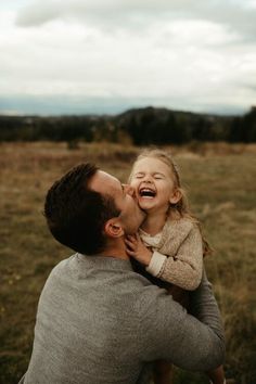 Writers Room, No Boyfriend, Father Daughter Photos, Outdoor Family Photoshoot, Father Daughter Photography, Family Photoshoot Poses, Adventure Family, Family Portrait Poses, Family Picture Poses